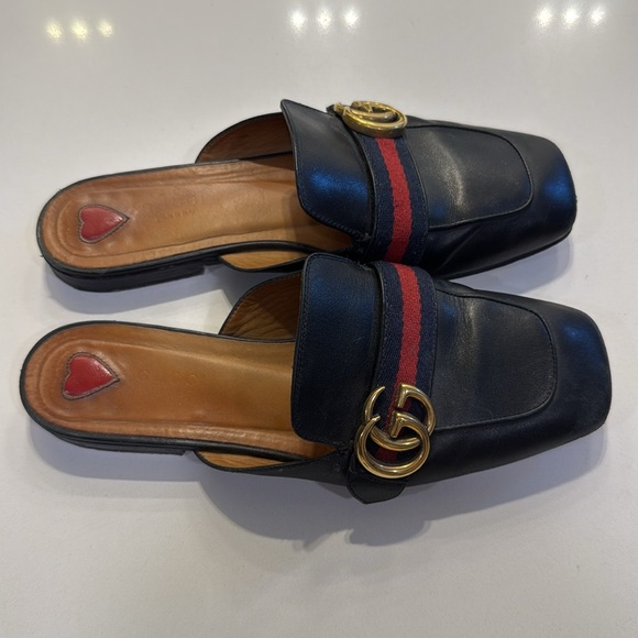 Gucci slides worn a few times very good condition - Picture 2 of 4